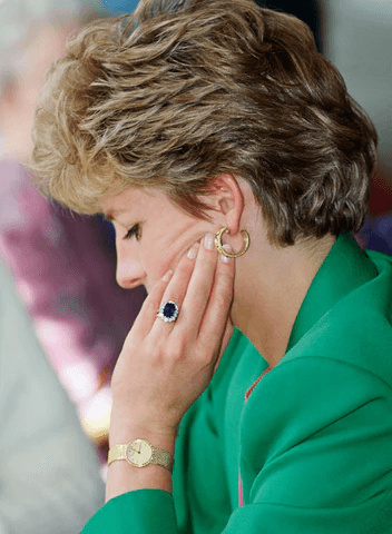 princess-diana-engagement-ring.png